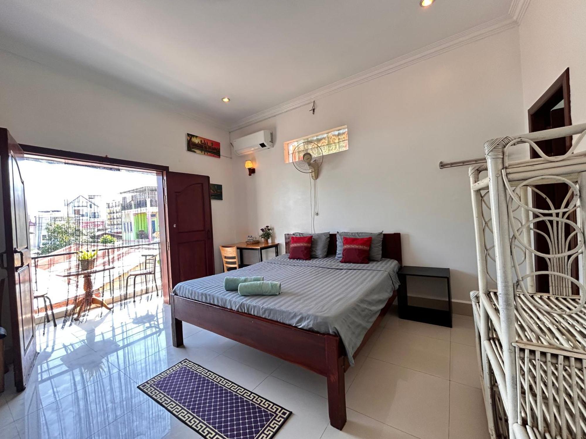 Bed & Bedzzz Hostel Siem Reap Exterior photo